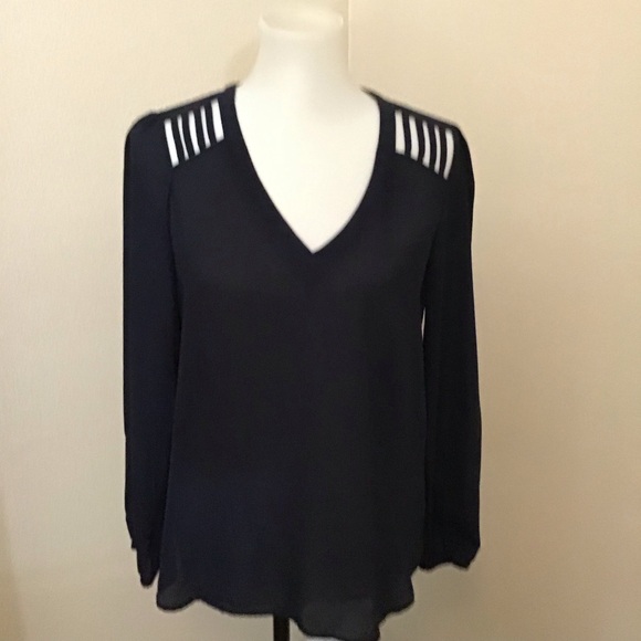 Lily White Navy Garment - Picture 1 of 3